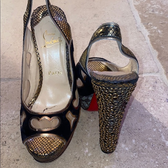 Christian louboutin Gold and black heels